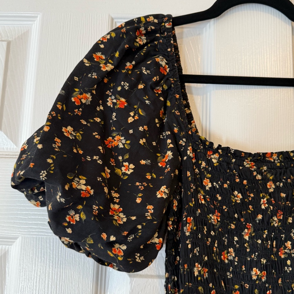 GAP Floral Black Dress with smocked bodice and Puff Sleeves - Picture 3 of 6